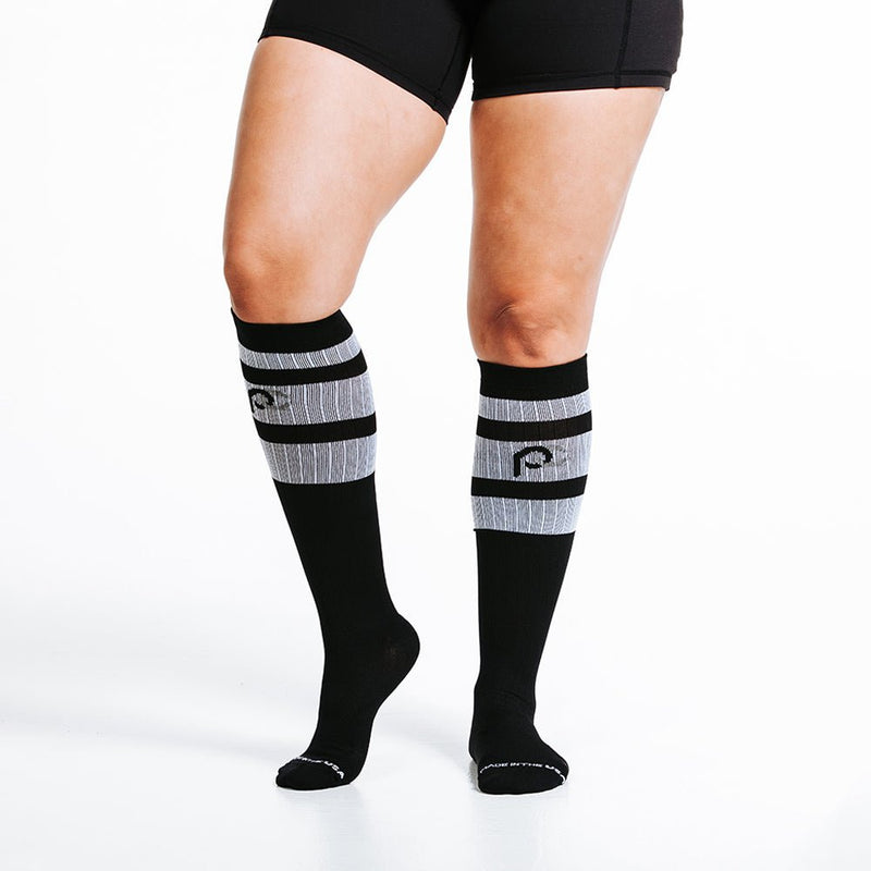 Load image into Gallery viewer, Pro Compression - Marathon, Black Classic Stripe
