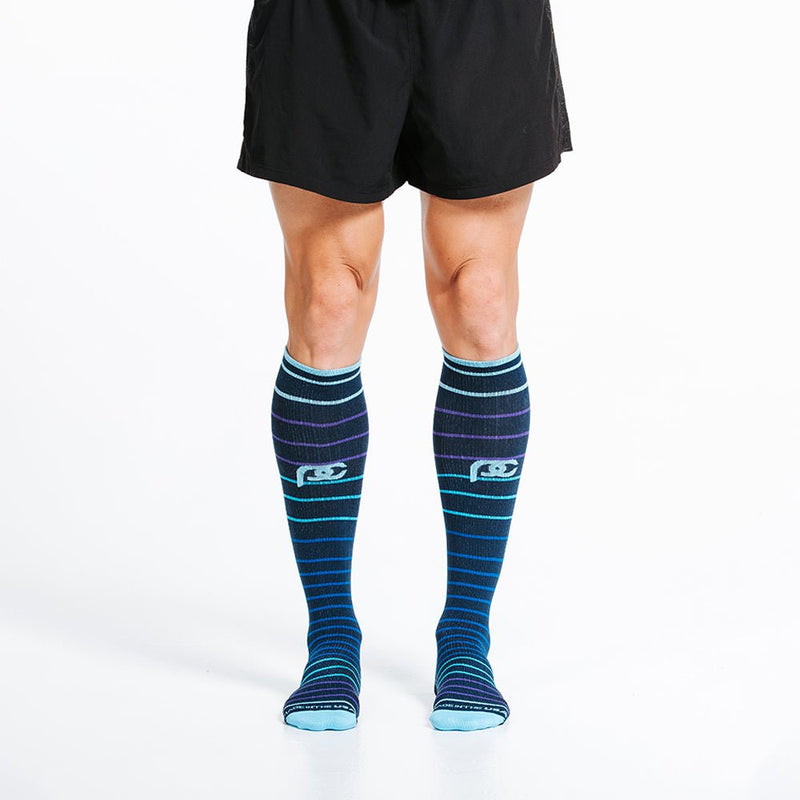 Load image into Gallery viewer, Pro Compression - Marathon, navy blue lines