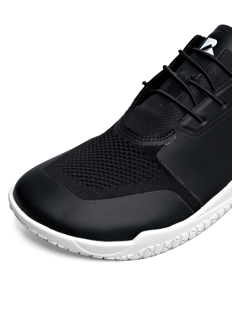 Load image into Gallery viewer, Runner's Athletics - Legend Hybrid Barefoot Trainer Black