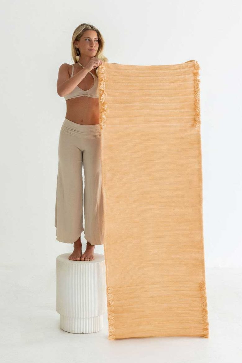 Load image into Gallery viewer, Oko Living - Sunstone - Naturally Dyed Herbal Yoga Mat