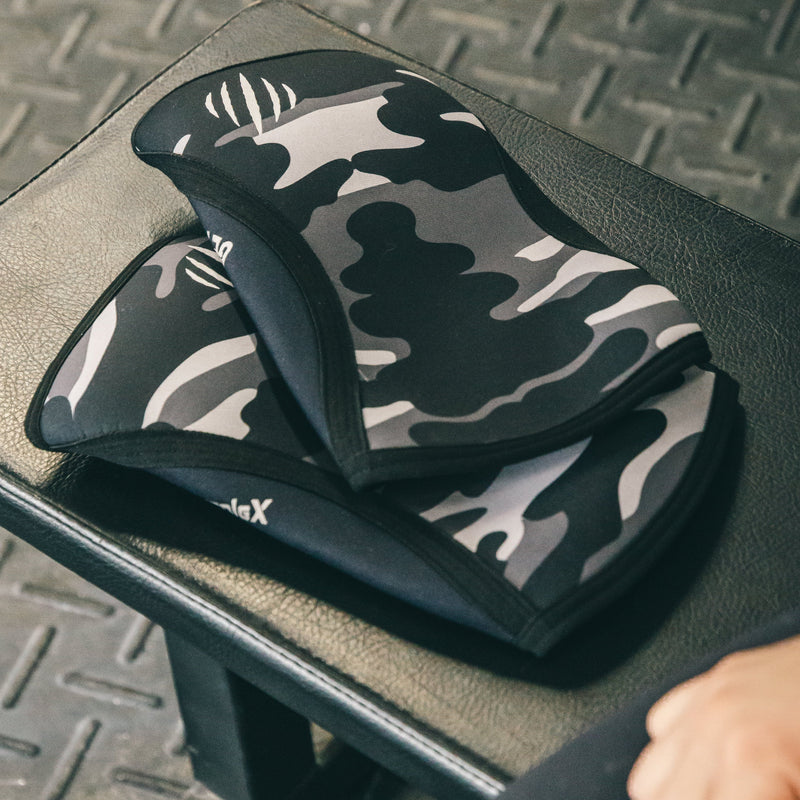 Load image into Gallery viewer, Bear KompleX - Knee Sleeves - Black Camo
