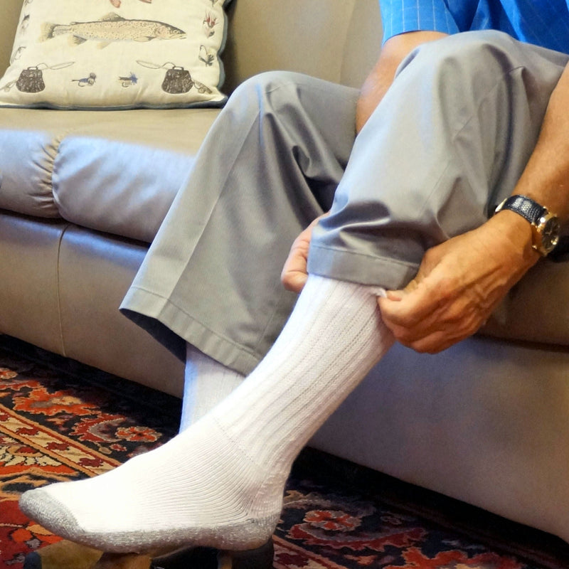 Load image into Gallery viewer, Crazy Compression - Cozy Diabetic Comfort Relax Fit White Crew Socks