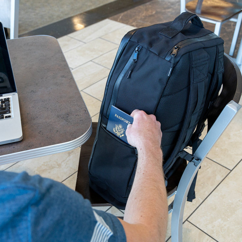 Load image into Gallery viewer, Serious Steel Fitness - Pro Divider Backpack (32L)