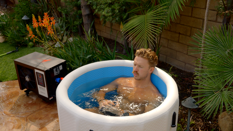 Load image into Gallery viewer, RevX Wellness - RevX Inflatable Barrel with Inflatable Steps