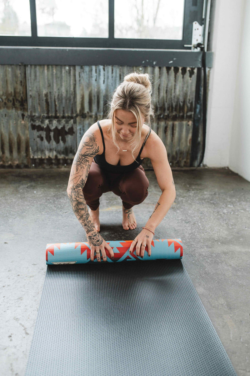 Load image into Gallery viewer, Yune Yoga - Jerome Turquoise Yoga Mat – 6 mm Extra Thick, Double-Sided Non-Slip, Eco-Friendly PER with Turquoise Water-Inspired Design | Yune Yoga