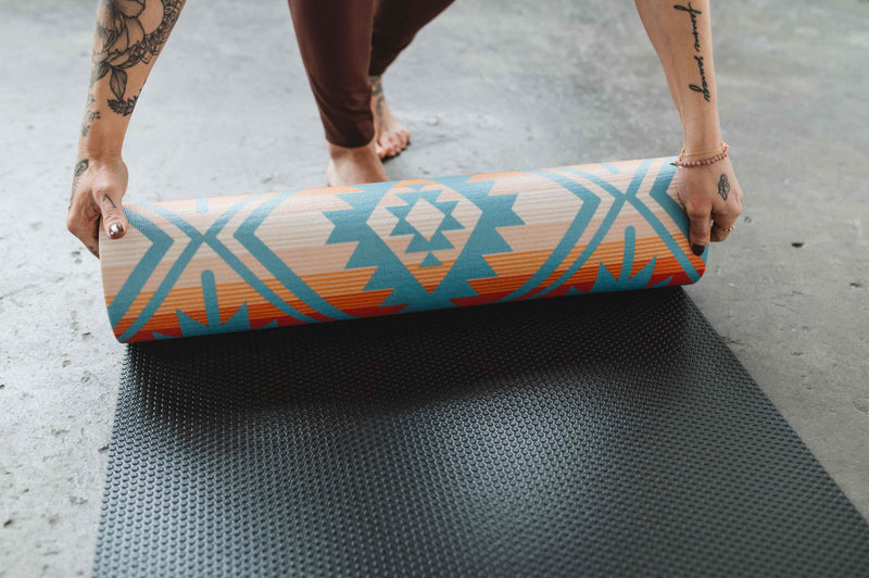 Load image into Gallery viewer, Yune Yoga - Jerome Turquoise Yoga Mat – 6 mm Extra Thick, Double-Sided Non-Slip, Eco-Friendly PER with Turquoise Water-Inspired Design | Yune Yoga