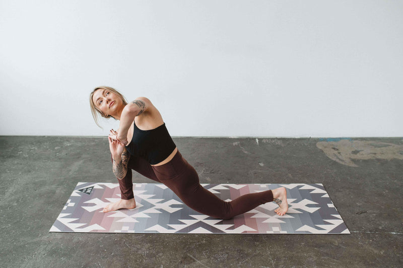 Load image into Gallery viewer, Yune Yoga - Obsidian Ridge 6mm Yoga Mat