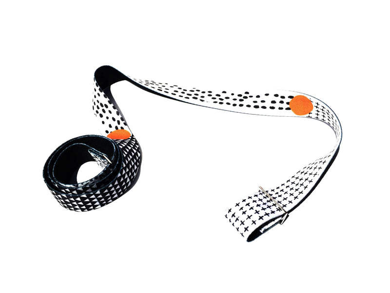Load image into Gallery viewer, Yune Yoga - Bowie Yoga Strap – White Stretching Strap w/ Metal Buckles | Yune Yoga