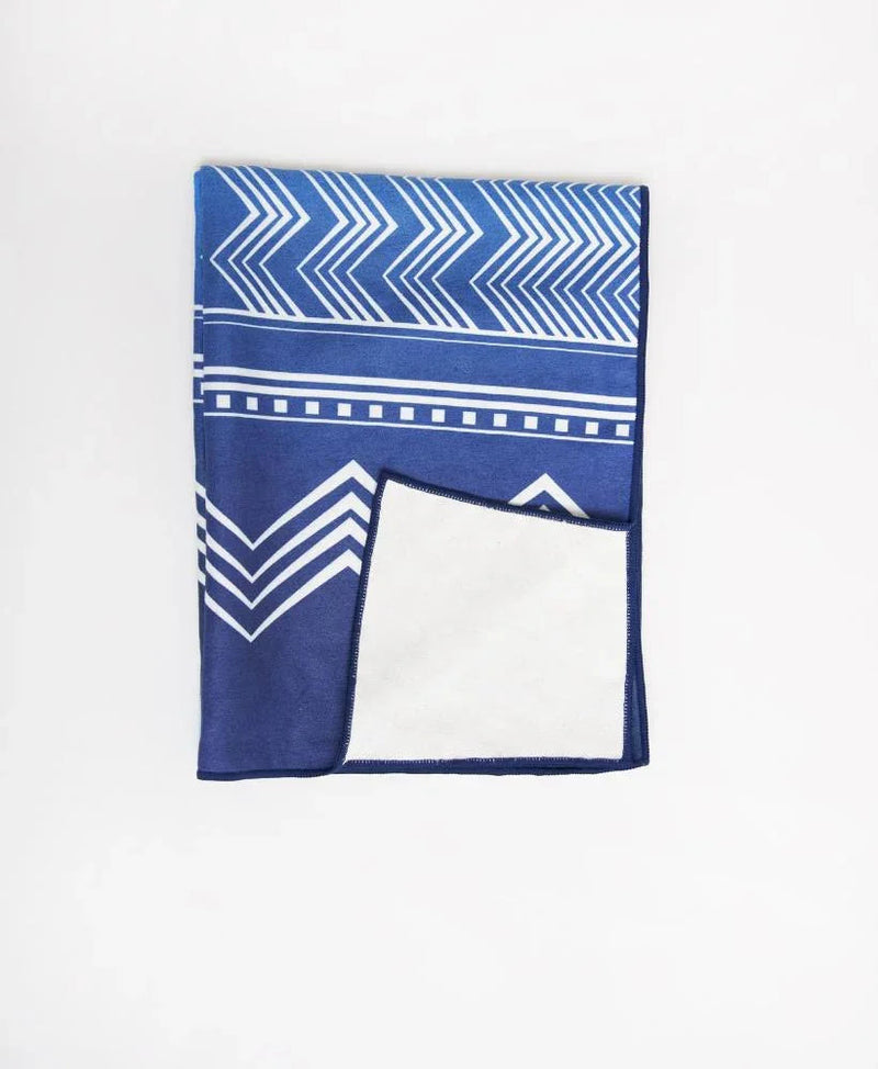 Load image into Gallery viewer, Yune Yoga - Yoga Towel | Non Slip Silicon Nubs | Absorbent Microfiber | Blue | Yune Yoga | The Diamond