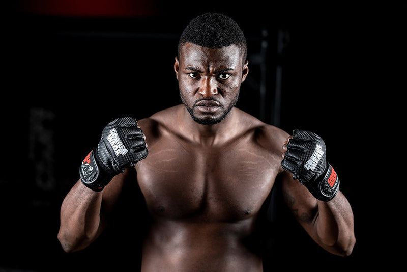 Load image into Gallery viewer, Gorilla Wear - Manton Mma Gloves (With Thumb) - Black/White