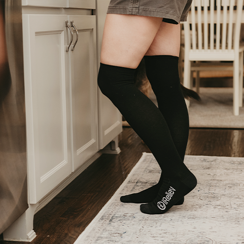 Load image into Gallery viewer, iReliev - Bamboo anti-fatigue compression socks