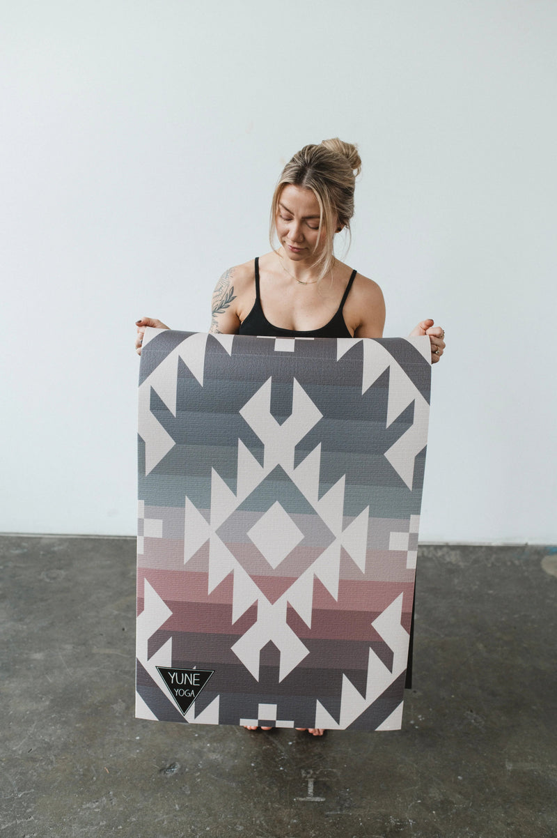 Load image into Gallery viewer, Yune Yoga - Obsidian Ridge 6mm Yoga Mat