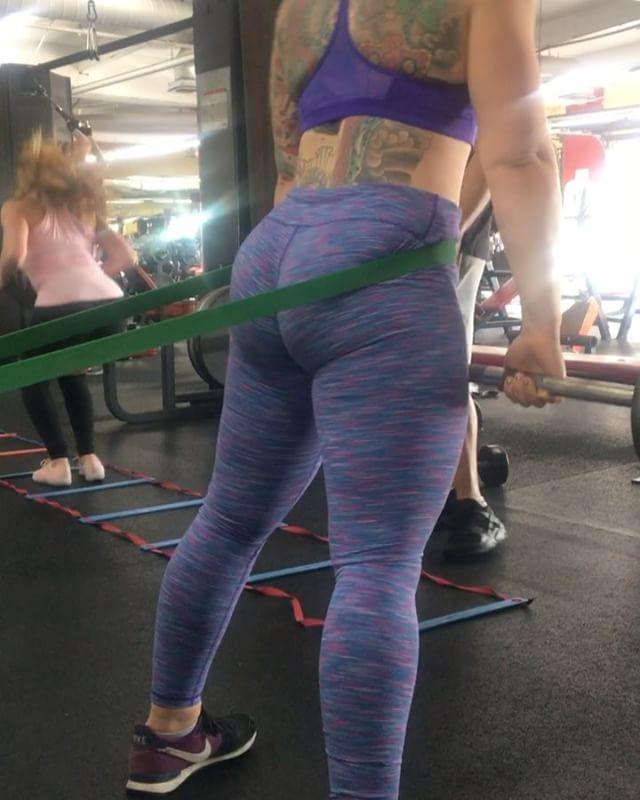 Load image into Gallery viewer, The X Bands - 1 3/4" Wide Green 100lb Resistance Loop Workout Band - Perfect for pull ups or hip thrusts