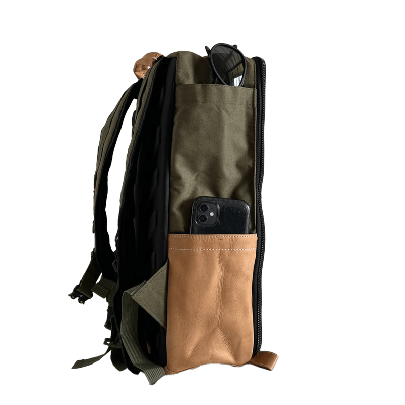 Load image into Gallery viewer, Unbrockenshop - Legit Backpack 25 Liters