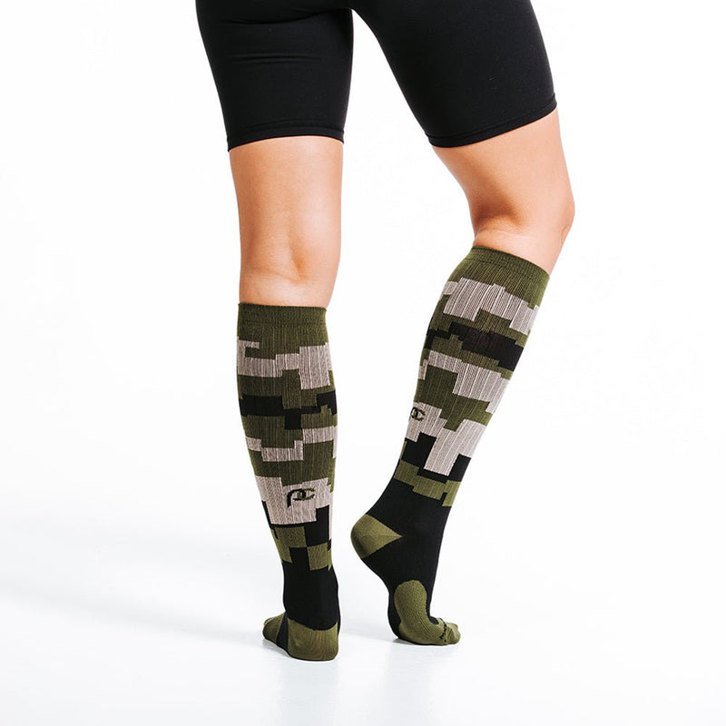 Load image into Gallery viewer, Pro Compression - Marathon, green camo
