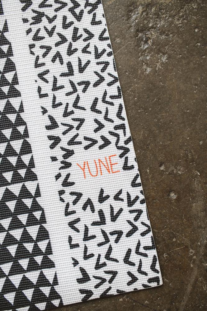 Load image into Gallery viewer, Yune Yoga - Yoga Mat | 6mm Lightweight | Black White Orange | Non-Slip | Eco Friendly | Yune Yoga | Bowie
