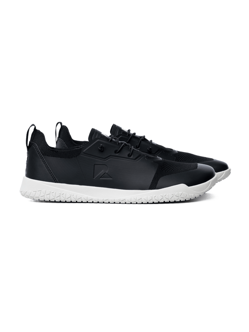 Load image into Gallery viewer, Runner&#39;s Athletics - Legend Hybrid Barefoot Trainer Black
