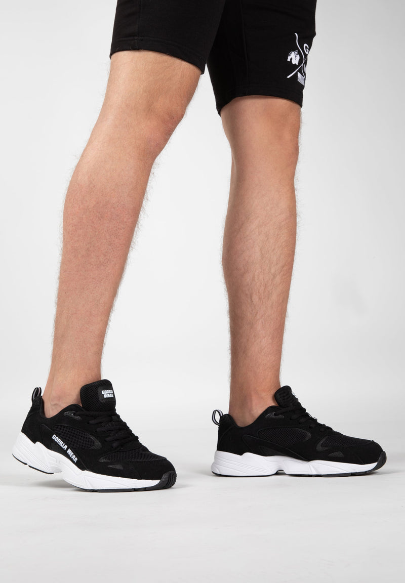 Load image into Gallery viewer, Newport Sneakers - Black
