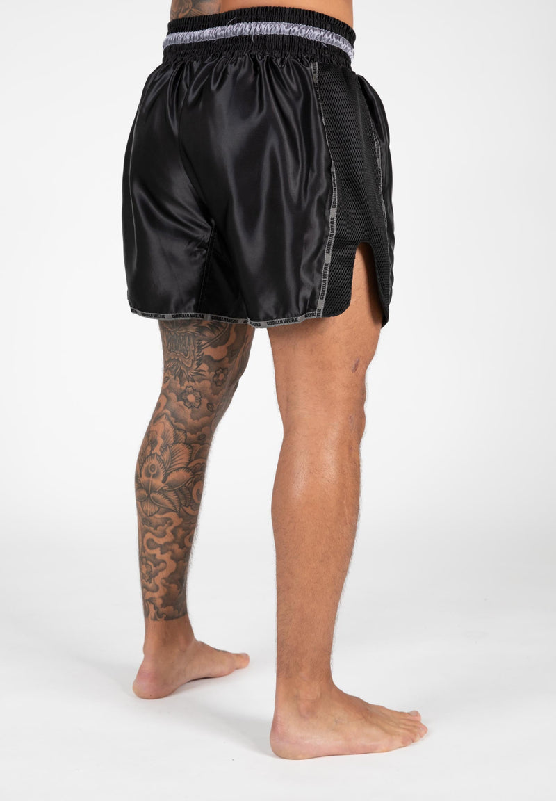 Load image into Gallery viewer, Gorilla Wear - Piru Muay Thai Shorts - Black
