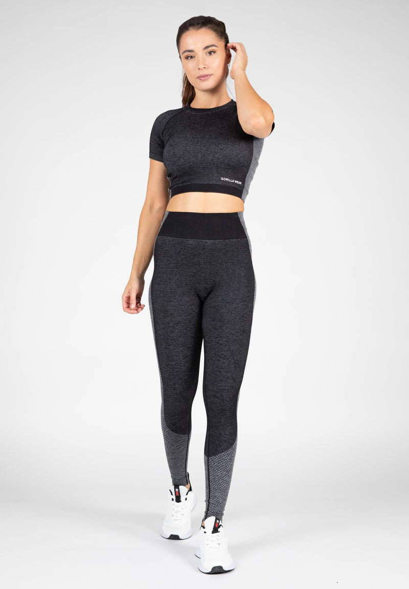 Load image into Gallery viewer, Selah Seamless Crop Top - Black
