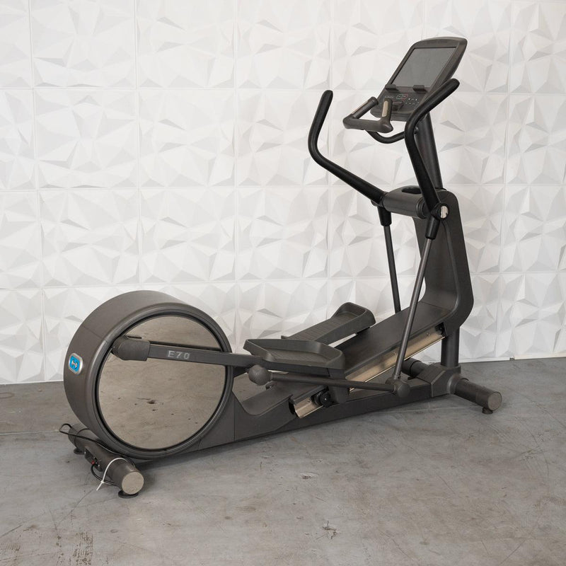 Load image into Gallery viewer, Muscle D Fitness - Commercial Elliptical Trainer - Touch Screen - Cardio - Cross Trainer
