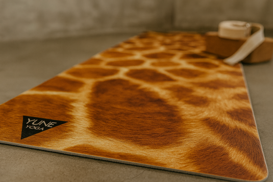 Yune Yoga - Yoga Mat | 6mm Thick | Giraffe | Non-Slip | Eco Friendly | Yune Yoga