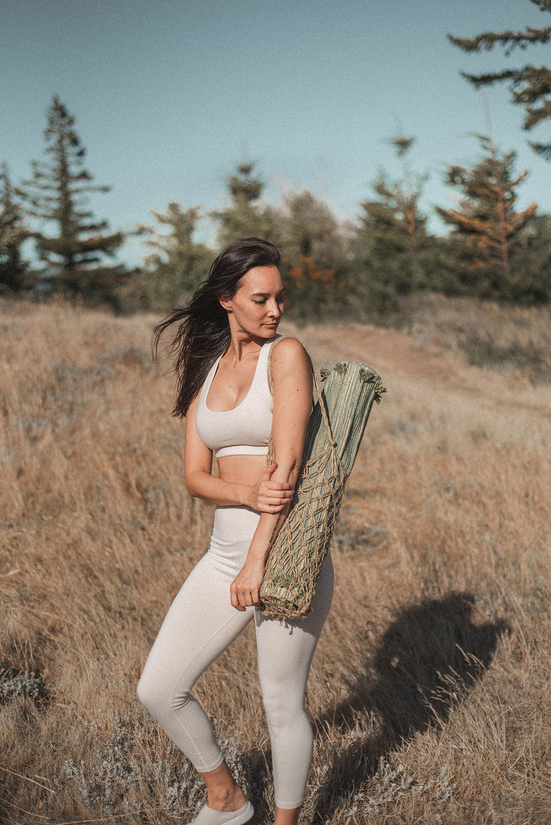 Load image into Gallery viewer, Jade &amp; Jute - Naturally Dyed Herbal Yoga Mat
