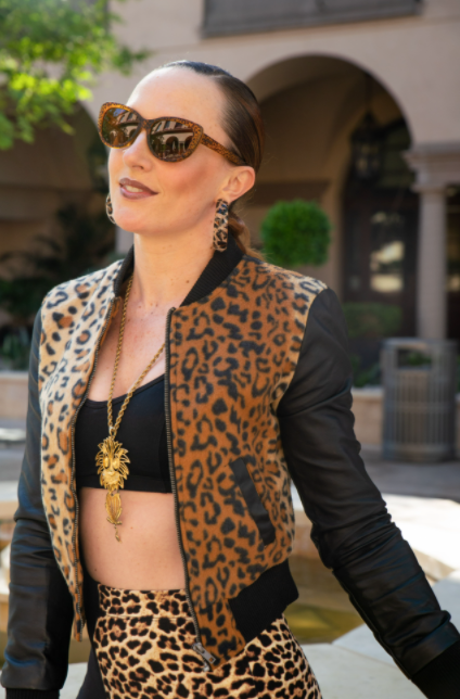 Load image into Gallery viewer, Runway goodr VEGAN FRIENDLY COUTURE
