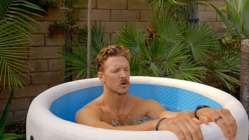 Load image into Gallery viewer, RevX Wellness - RevX Inflatable Barrel with Inflatable Steps
