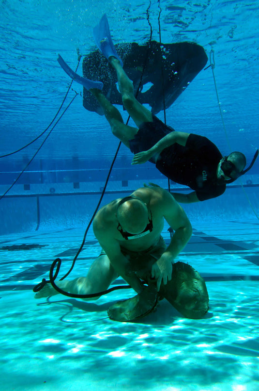 Ataclete - Underwater Knot Tying Ropes