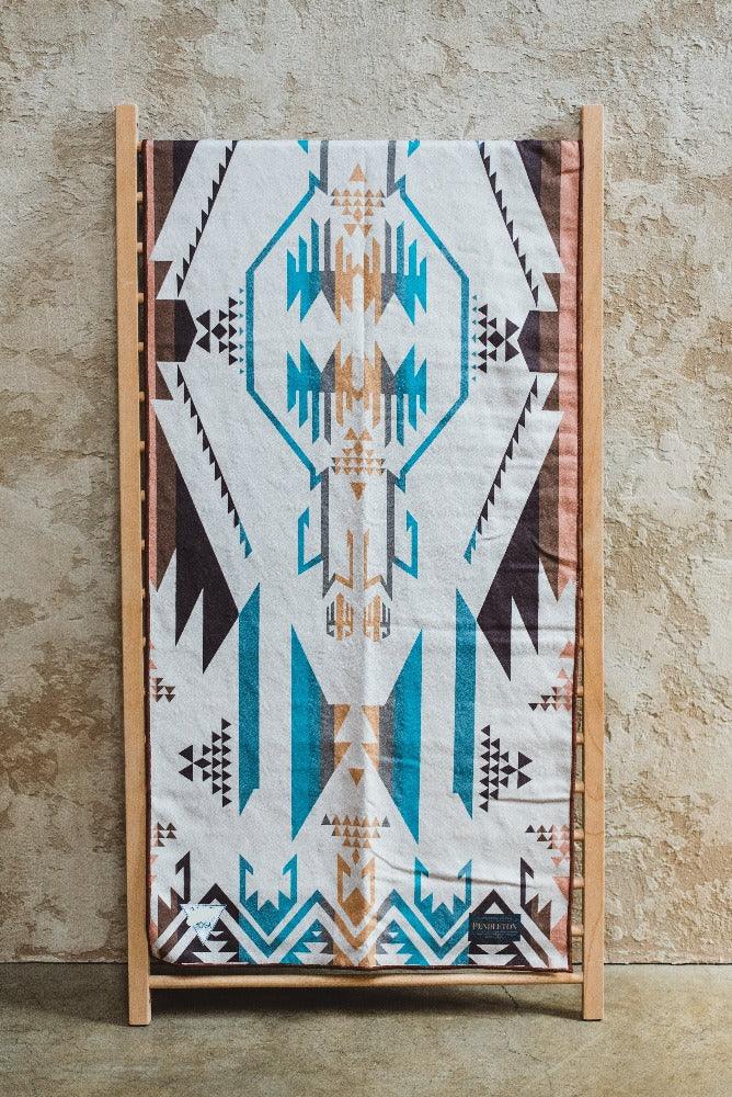 Load image into Gallery viewer, Yune Yoga - Yoga Towel Pendleton White Sands
