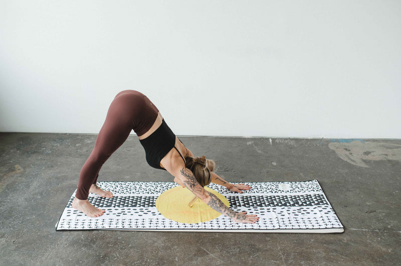 Load image into Gallery viewer, Yoga Towel | Non Slip Silicon Nubs | Absorbent Microfiber | White Black | Yune Yoga | The Jagger
