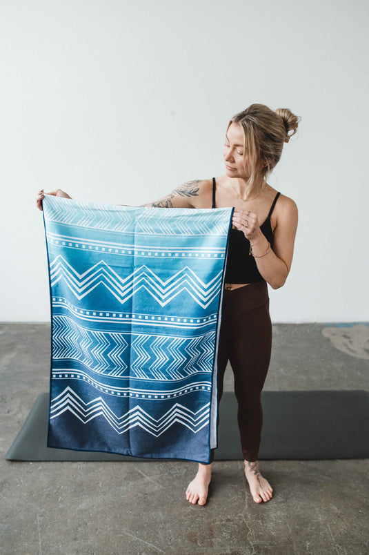Yoga Towel | Non Slip Silicon Nubs | Absorbent Microfiber | Blue | Yune Yoga | The Diamond
