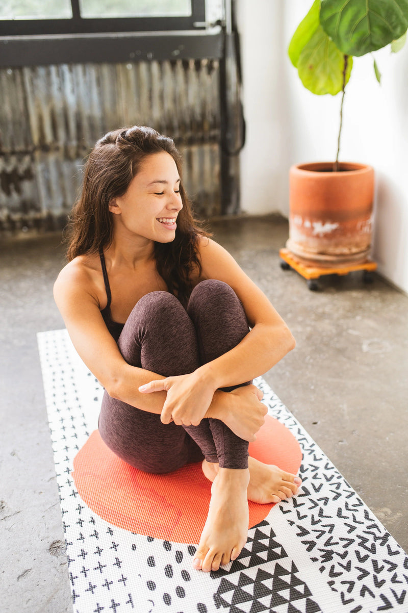 Load image into Gallery viewer, Yune Yoga - Yoga Mat | 6mm Thick | Black White | Non-Slip | Eco Friendly | Yune Yoga | Bowie

