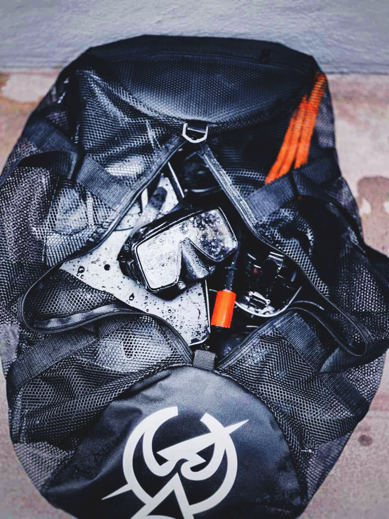 Load image into Gallery viewer, Ataclete - Maritime Mesh (M&amp;M) Dive Bag
