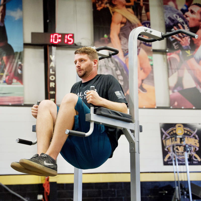 Load image into Gallery viewer, Valor Fitness - Leg Raise Captain&#39;s Chair with Dip and Push Up Station
