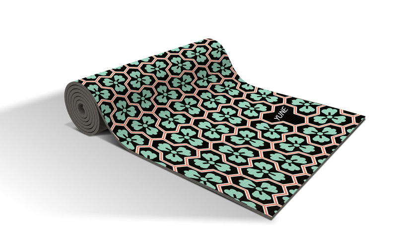 Load image into Gallery viewer, Yune Yoga - Crow Trekk Travel Yoga Mat

