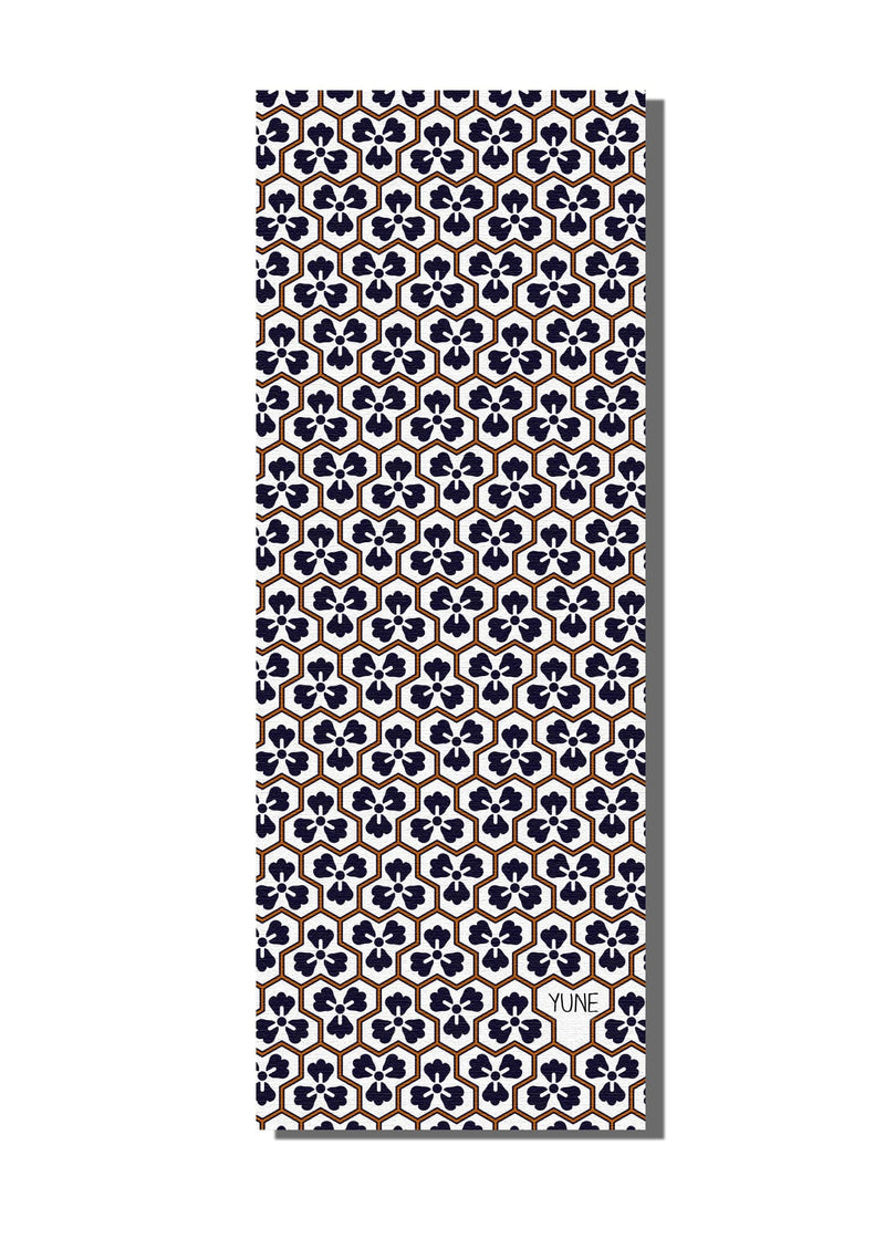 Load image into Gallery viewer, Yune Yoga - Kafka Trekk Travel Yoga Mat

