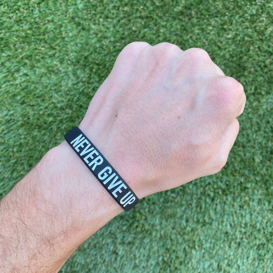 Elite Athletic Gear - Never give up Wristband