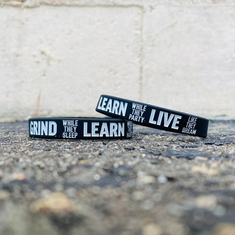 Load image into Gallery viewer, Elite Athletic Gear - Grind Learn Live Wristband
