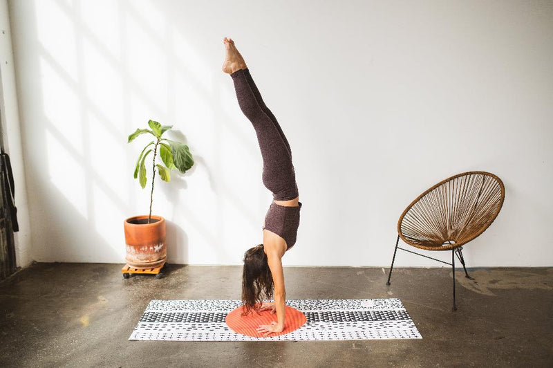 Load image into Gallery viewer, Yune Yoga - Yoga Mat | 6mm Lightweight | Black White Orange | Non-Slip | Eco Friendly | Yune Yoga | Bowie
