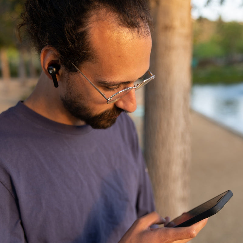 Load image into Gallery viewer, Ravens Wireless Earbuds
