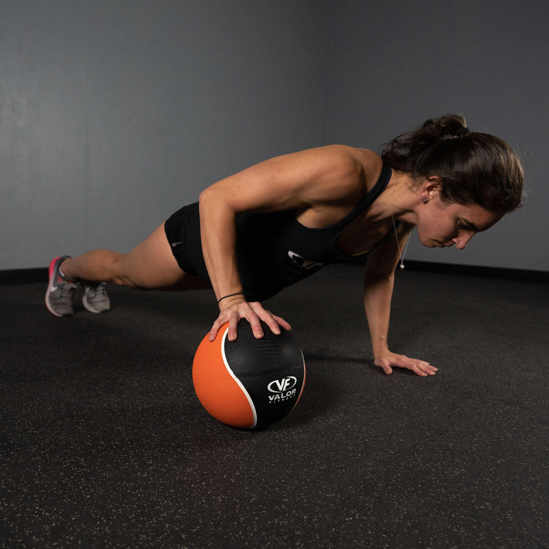 Load image into Gallery viewer, Valor Fitness - Medicine Balls (3-25lbs)
