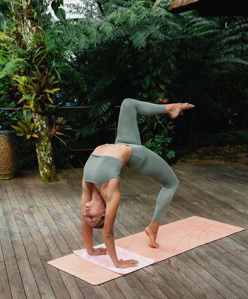 Load image into Gallery viewer, Yoga Design Lab - Yoga Hand Towel - Ultra-Grippy, Moisture Absorbing &amp; Quick-Dry
